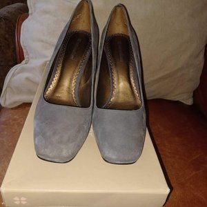 Naturalizer grey suede Heels 8.5